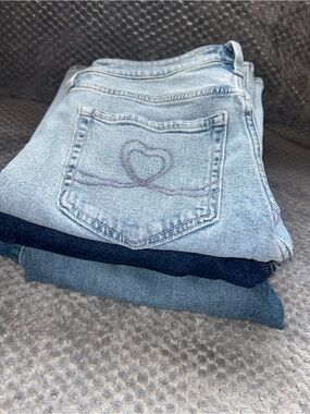 Bundle - 3 pairs of Hollister Co. Jeans size 6 (W28)